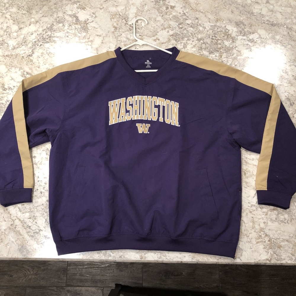 Washington crewneck pullover windbreaker